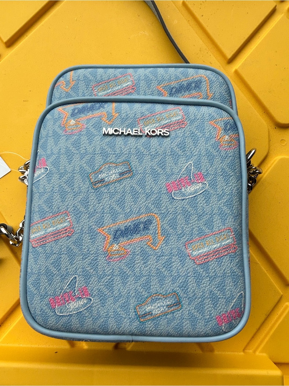 Michael Kors Jet Set Travel Crossbody Bag